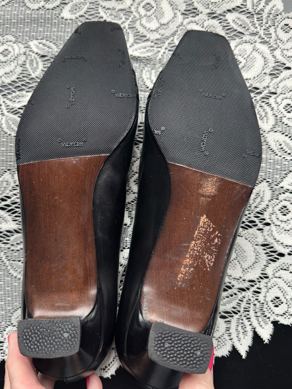 Stuart Weitzman Women's Bow-Accent Soft Patent Leather Slip-on Pumps - Picture 8 of 9